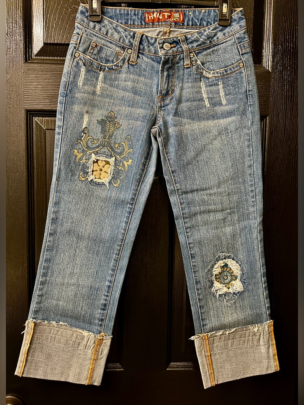 Hint Jeans Blue Distressed Embroidered Cuffed Women's Sz 1 New Without Tags